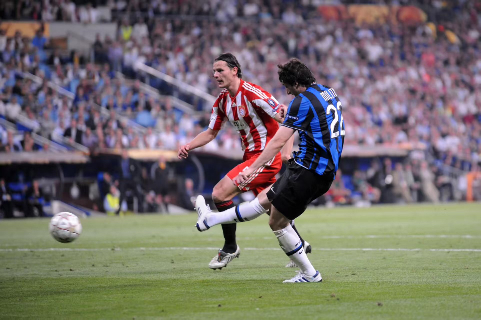  巴塞罗那签下德国国脚京多安 