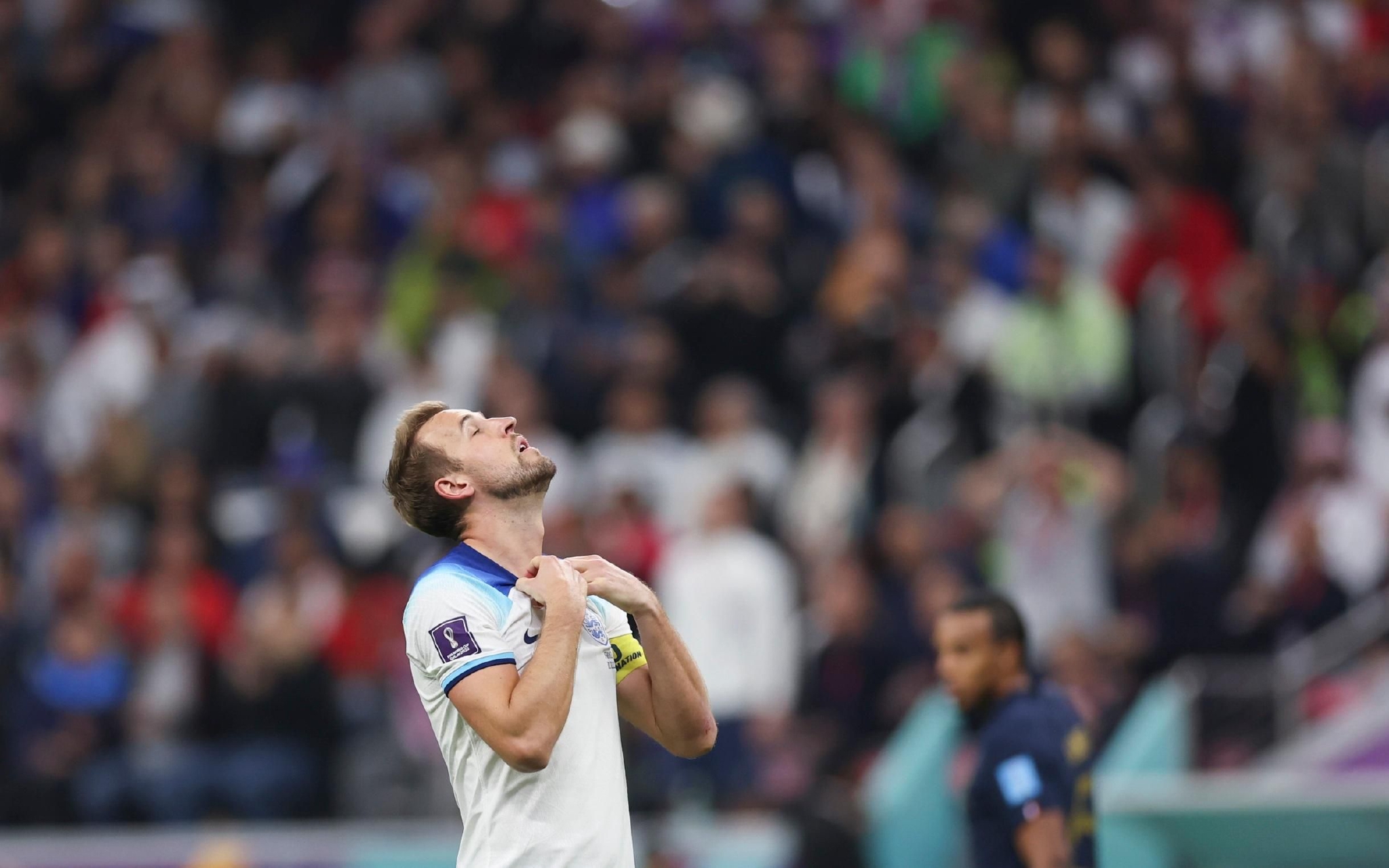 里程碑夜利物浦遗憾出局,荷甲转会期刷纪录,管理层满意,控场能力受关注的简单介绍 里程碑夜利物浦遗憾出局,荷甲转会期刷纪录,管理层满意,控场能力受关注的简单介绍