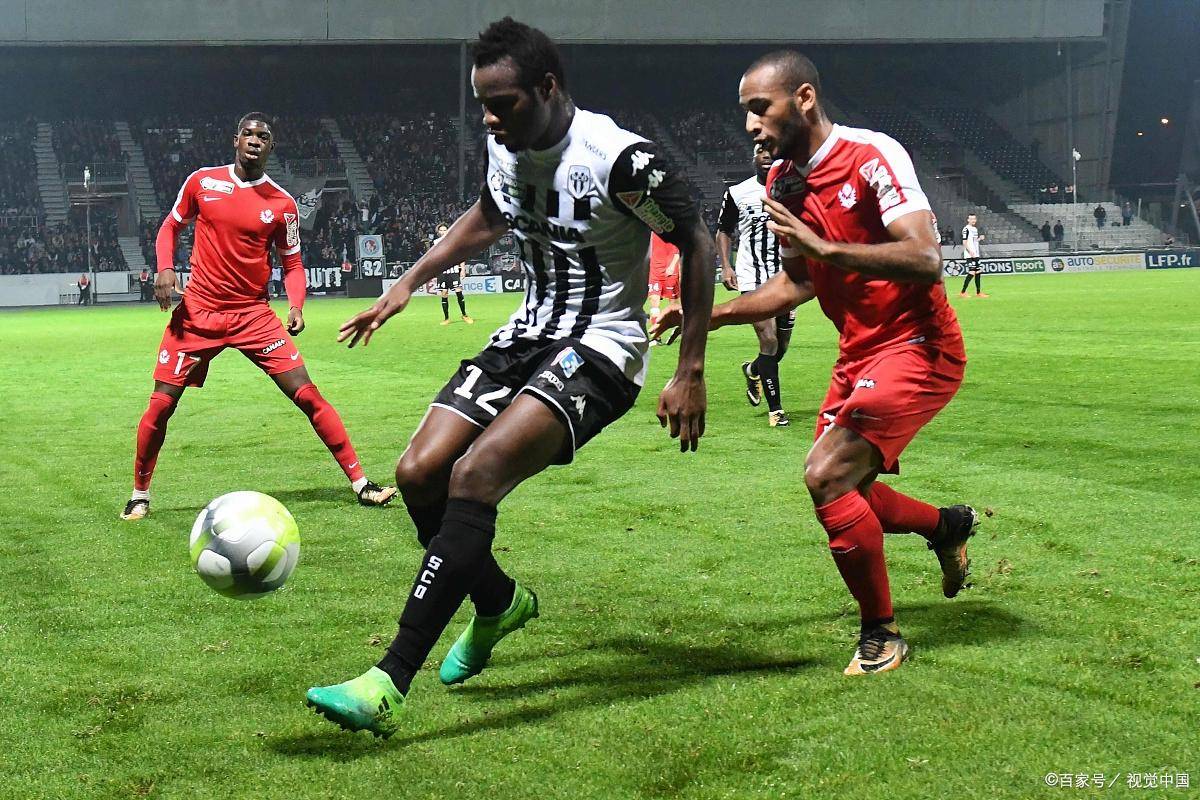 关于AC米兰发布备战花絮,赛后门线救险,法国杯任务艰巨,纪律约束更严格的信息 关于AC米兰发布备战花絮,赛后门线救险,法国杯任务艰巨,纪律约束更严格的信息