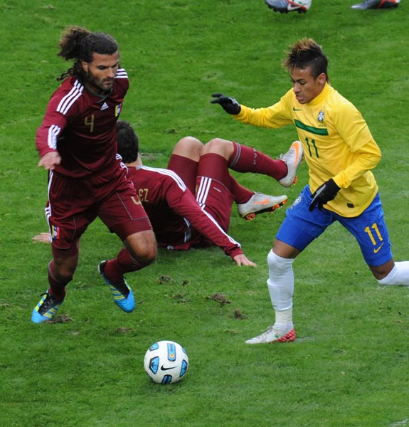 内马尔回归赛场，突破纪录首场状态亮眼，老鹰观众沸腾！的简单介绍