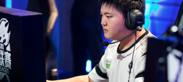 包含Uzi新星关键助攻表现惊艳，独行侠未来可期！的词条